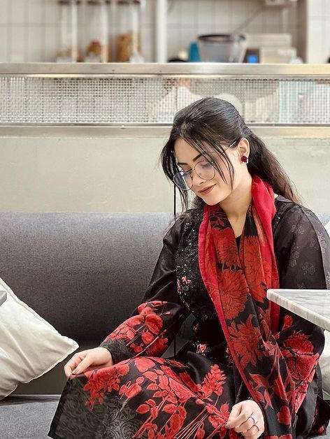 M Print Vol-11 D-1159 Open Pic by Mehboob Tex